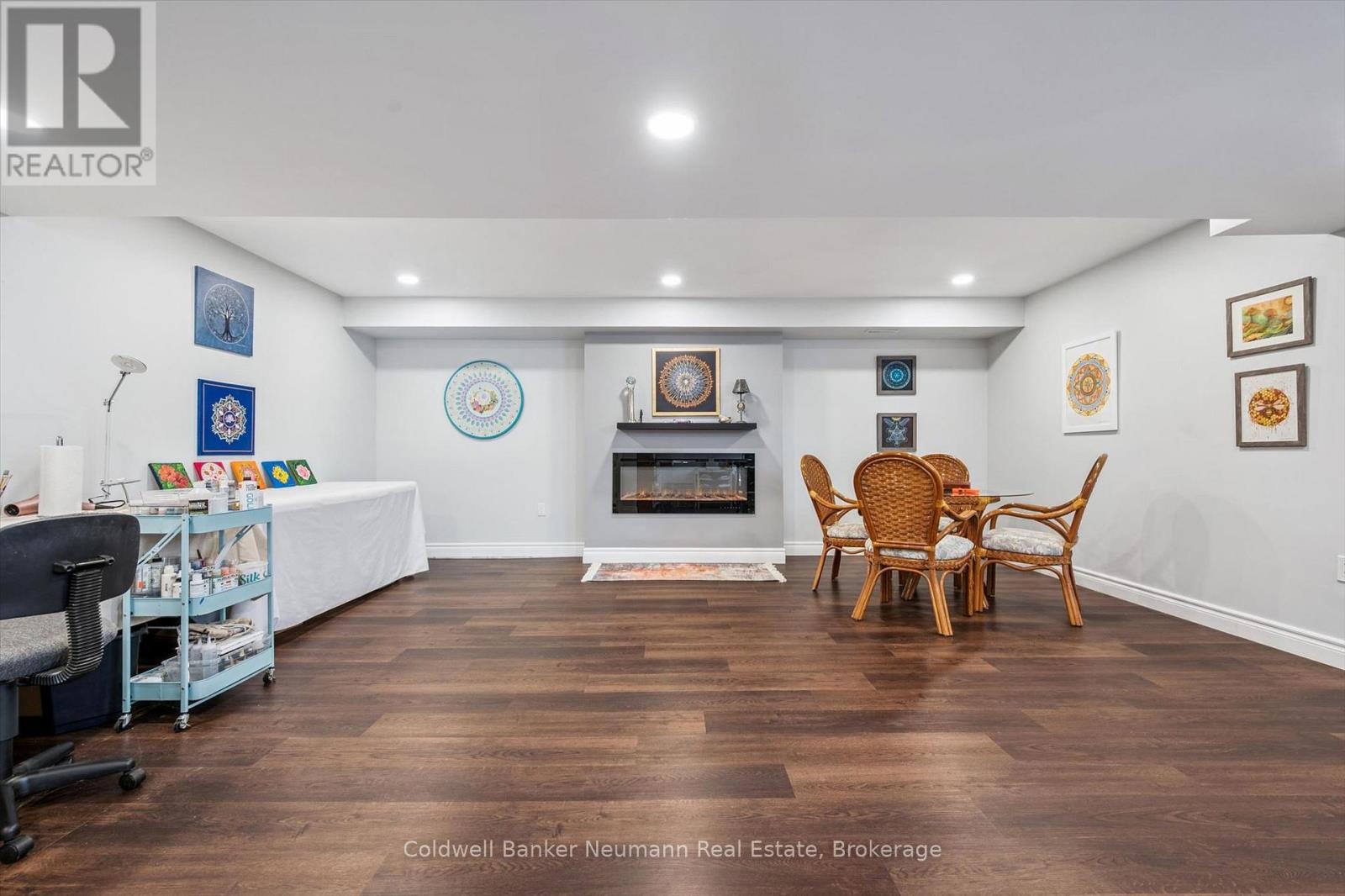 29 - 254 Gosling Gardens, Guelph (Clairfields/Hanlon Business Park), ON - Indoor