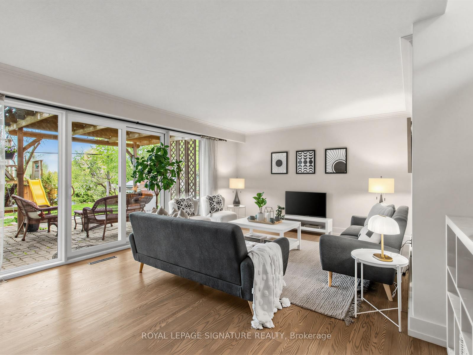 81 Cottonwood Drive, Toronto, ON - Indoor Photo Showing Living Room
