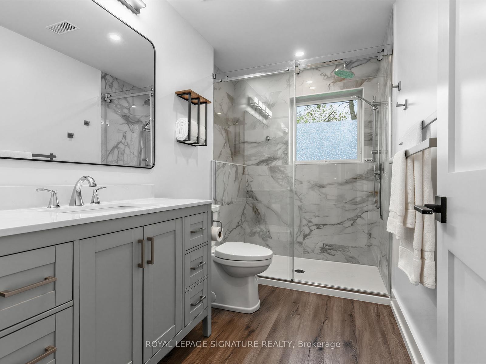 81 Cottonwood Drive, Toronto, ON - Indoor Photo Showing Bathroom