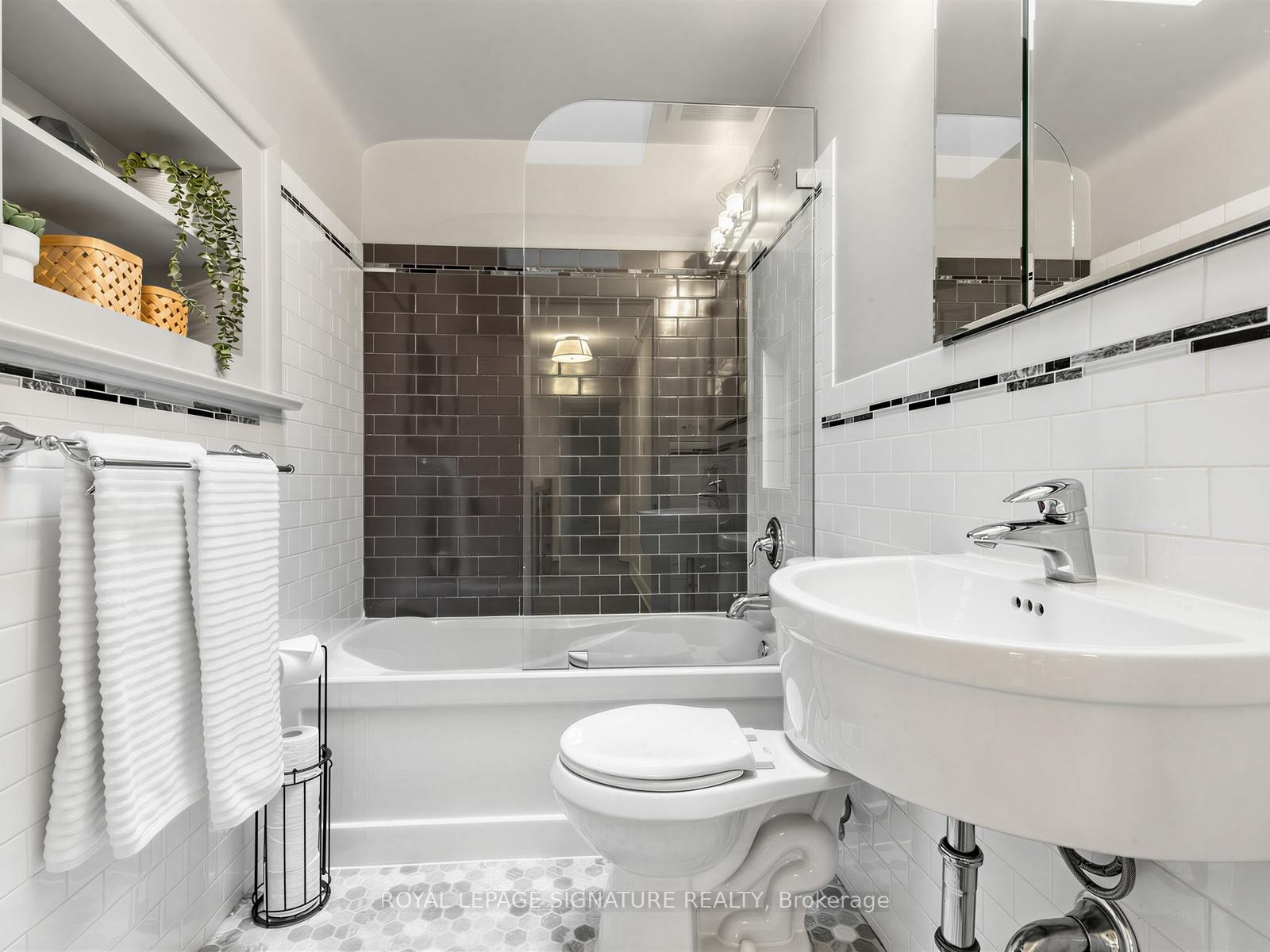 81 Cottonwood Drive, Toronto, ON - Indoor Photo Showing Bathroom