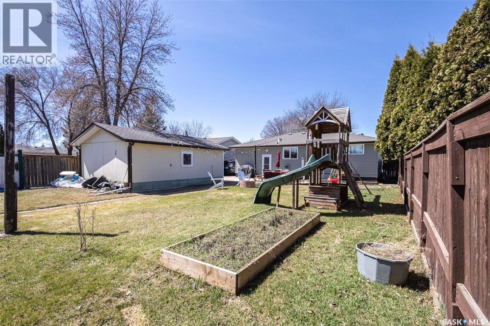 38 Morris Drive, Saskatoon, SK - Outdoor