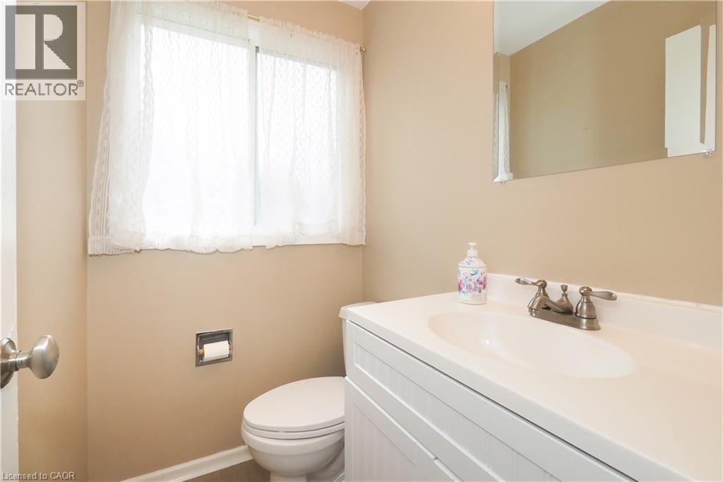 2-piec bathroom - 76 Cloverdale Crescent, Kitchener, ON - Indoor Photo Showing Bathroom