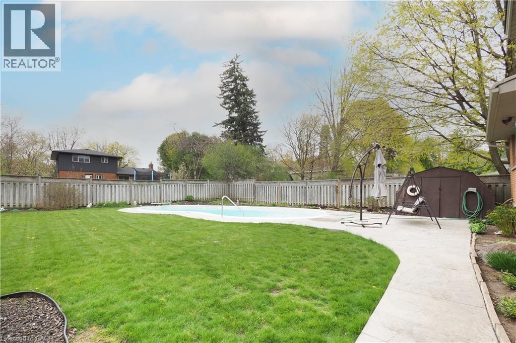 View of private back yard with inground gunite pool - 76 Cloverdale Crescent, Kitchener, ON - Outdoor