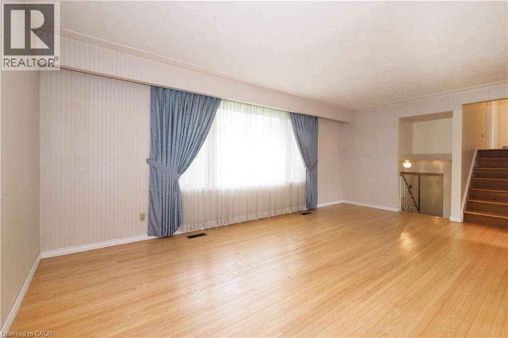 Living room - 76 Cloverdale Crescent, Kitchener, ON - Indoor Photo Showing Other Room