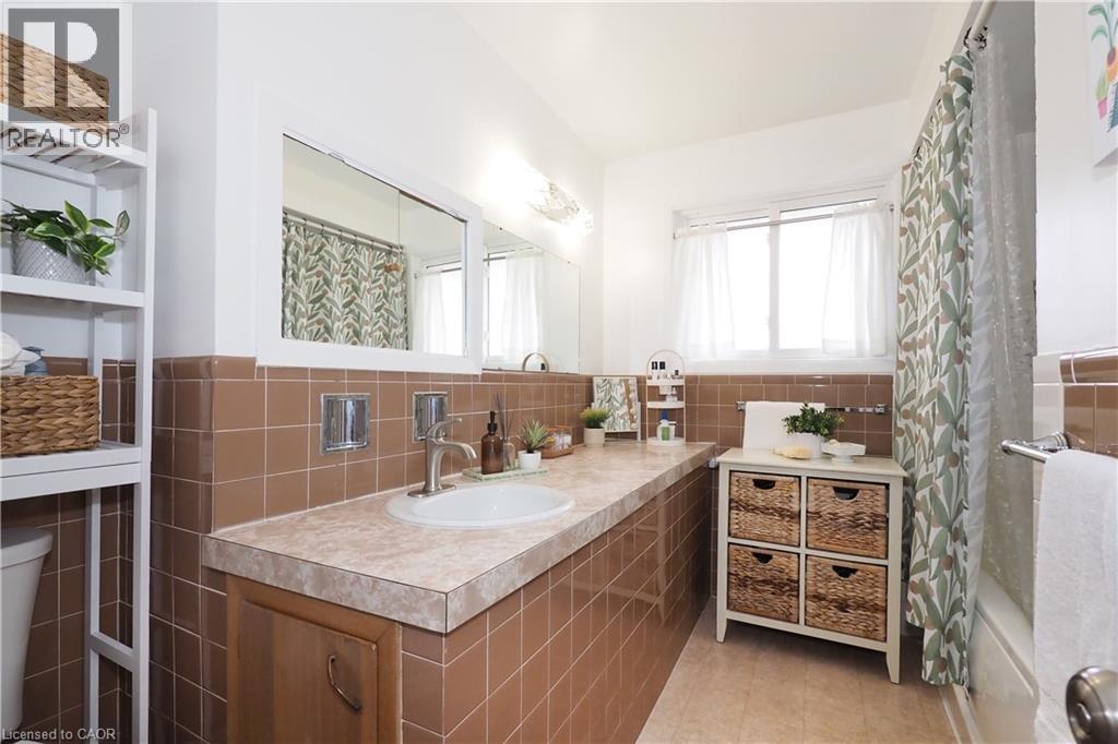 88 Gilmour Crescent, Kitchener, ON - Indoor Photo Showing Bathroom