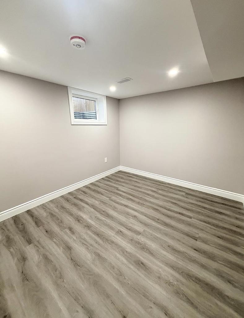 310 Dewe Avenue, Thunder Bay, ON - Indoor Photo Showing Other Room