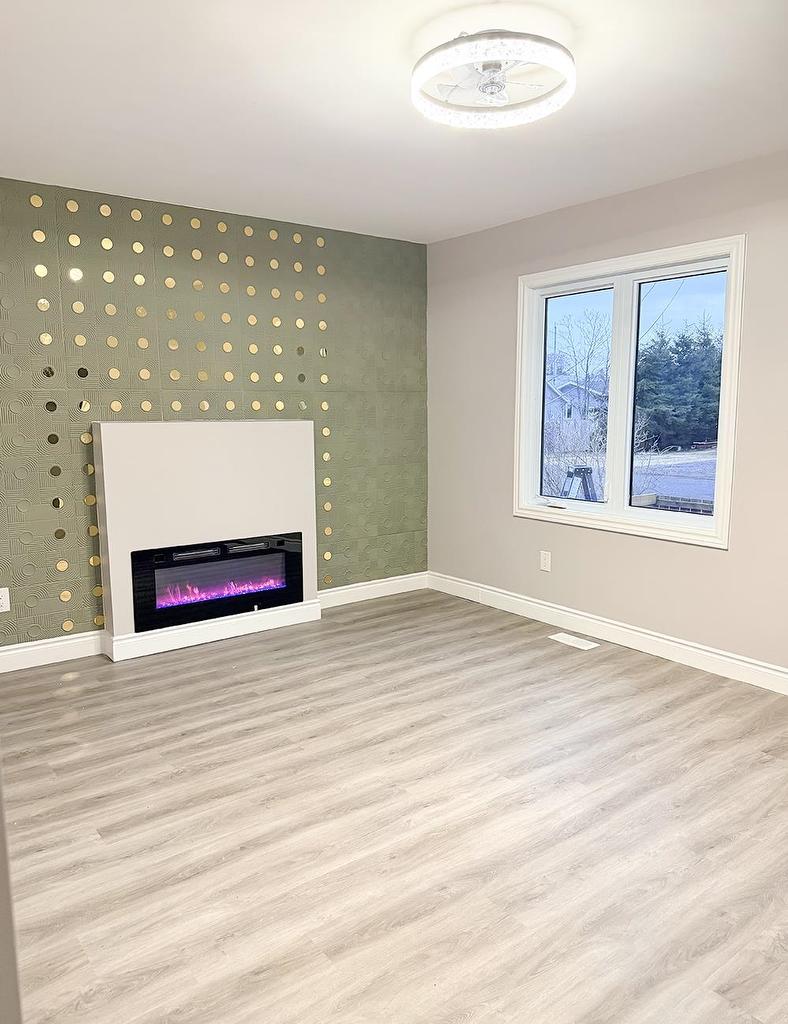 310 Dewe Avenue, Thunder Bay, ON - Indoor With Fireplace