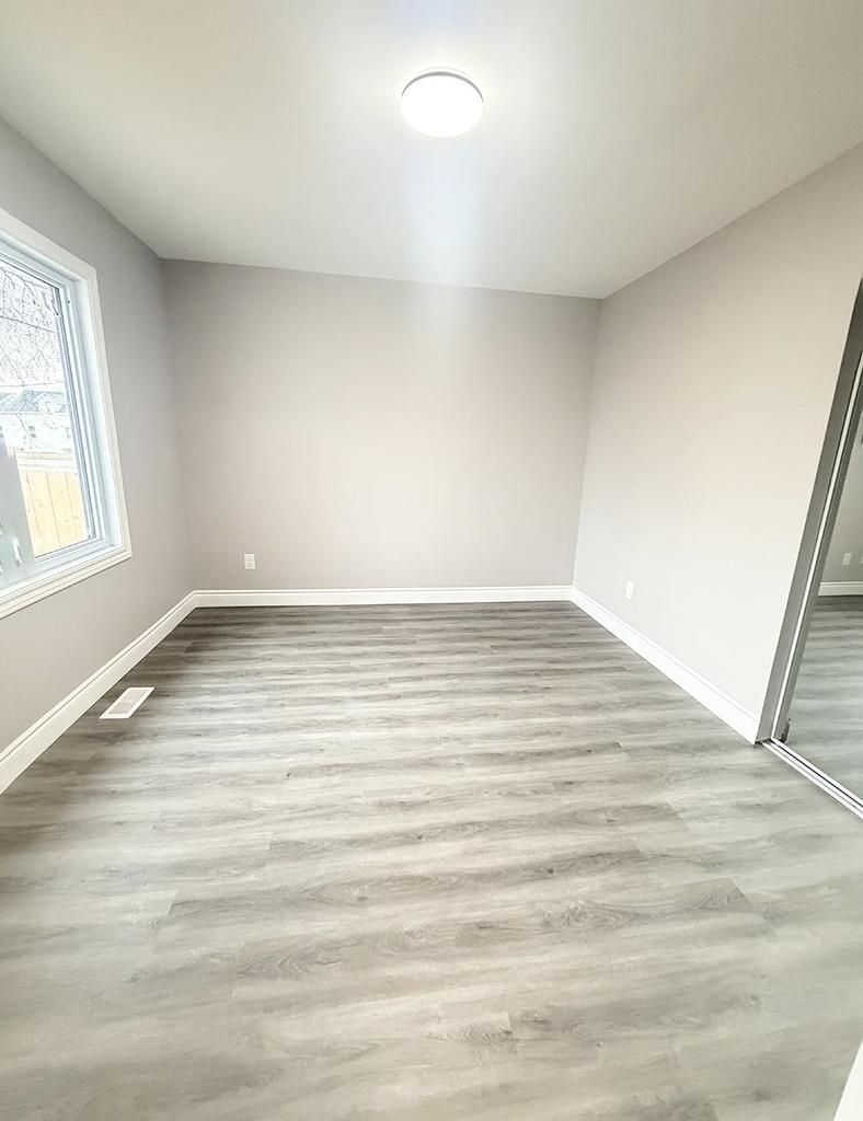 310 Dewe Avenue, Thunder Bay, ON - Indoor Photo Showing Other Room