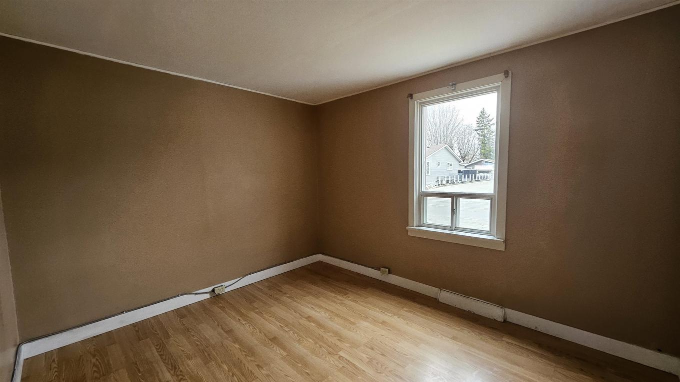 345 Ray Boulevard, Thunder Bay, ON - Indoor Photo Showing Other Room