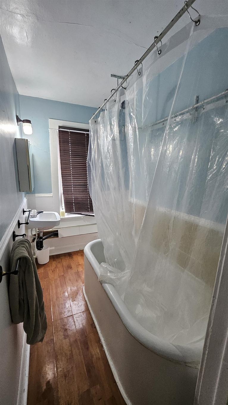 345 Ray Boulevard, Thunder Bay, ON - Indoor Photo Showing Bathroom