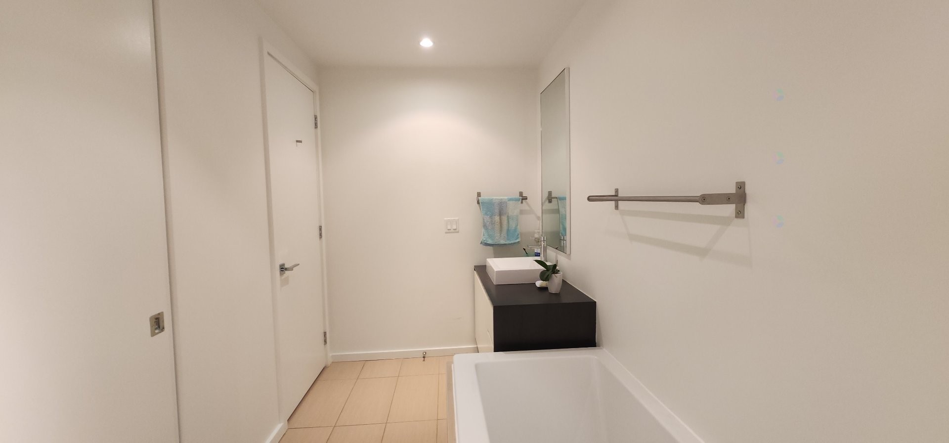 Bathroom - 1505-350 Boul. De Maisonneuve O., Montréal (Ville-Marie), QC - Indoor Photo Showing Other Room