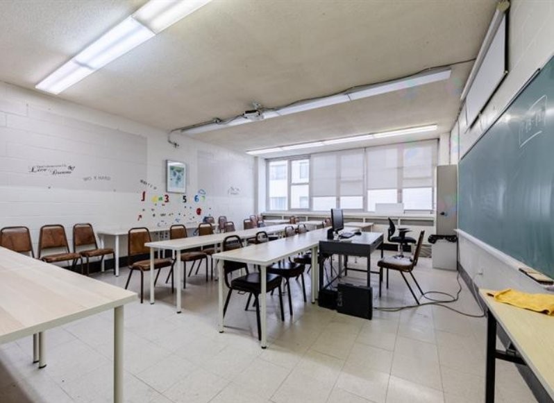 Bureau - 690 Boul. Crémazie E., Montréal (Villeray/Saint-Michel/Parc-Extension), QC - Indoor Photo Showing Dining Room