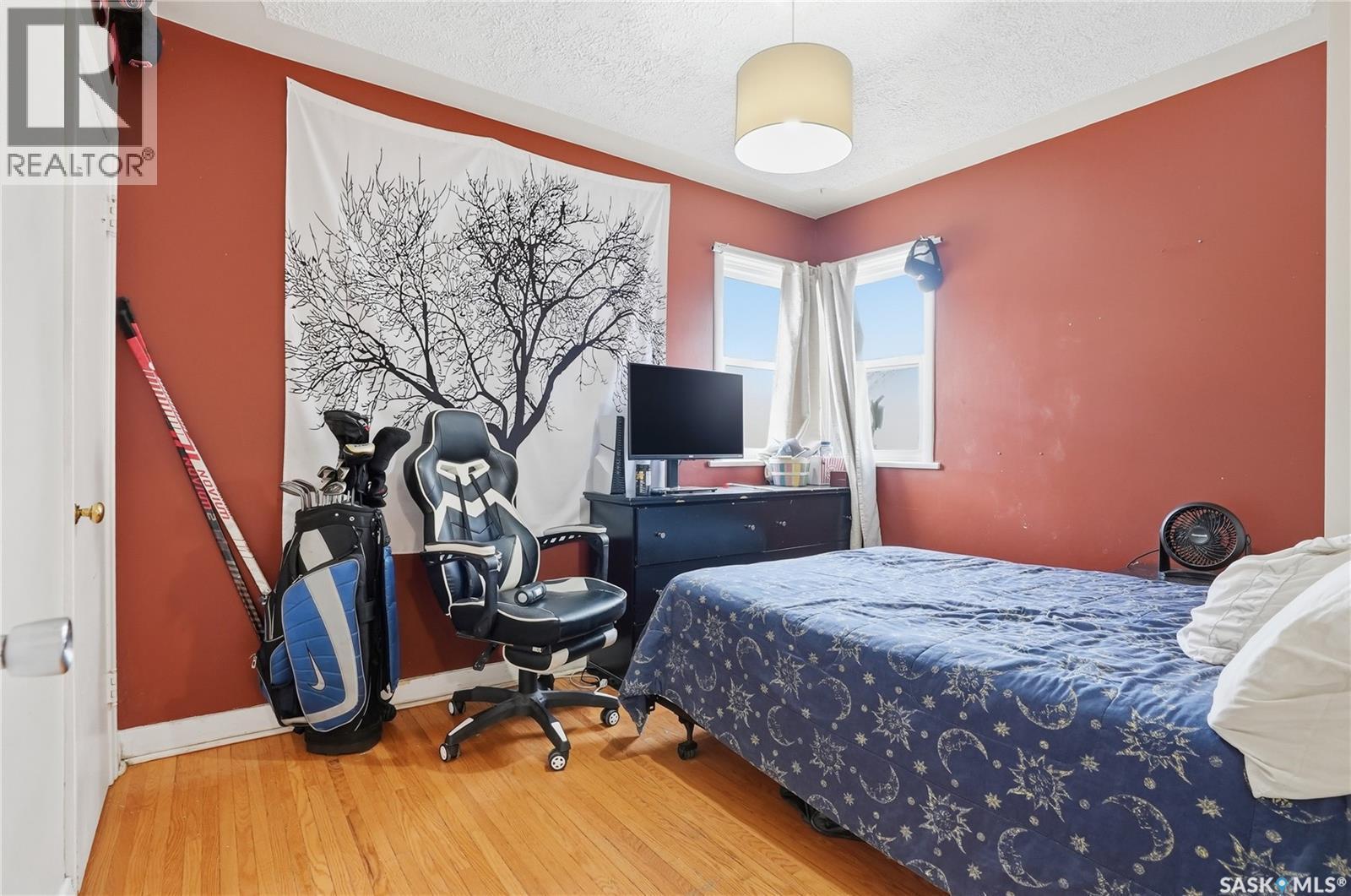 1011 1St Street E, Saskatoon, SK - Indoor Photo Showing Bedroom