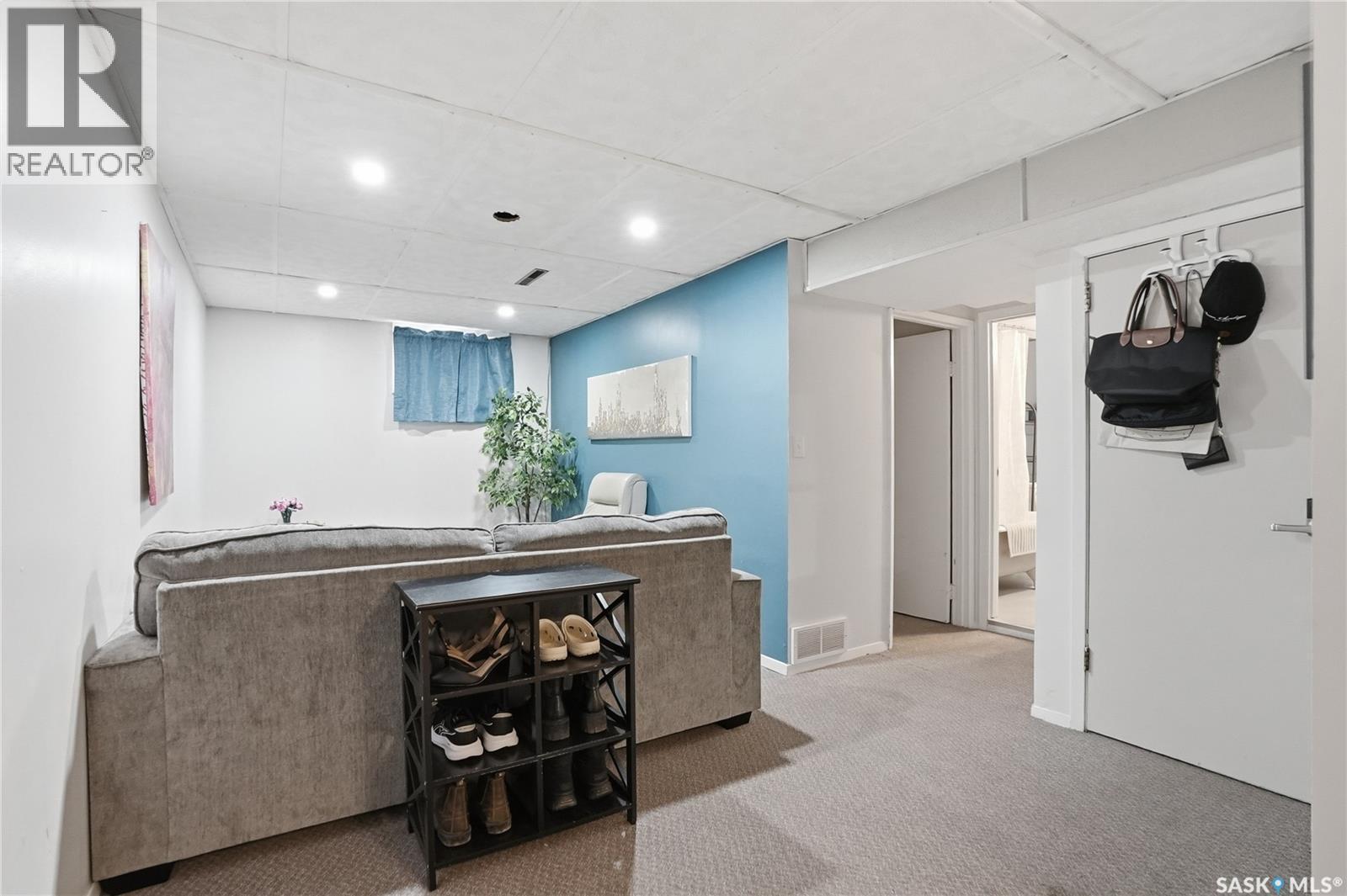 1011 1St Street E, Saskatoon, SK - Indoor