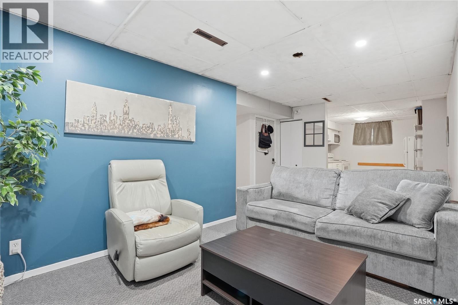 1011 1St Street E, Saskatoon, SK - Indoor
