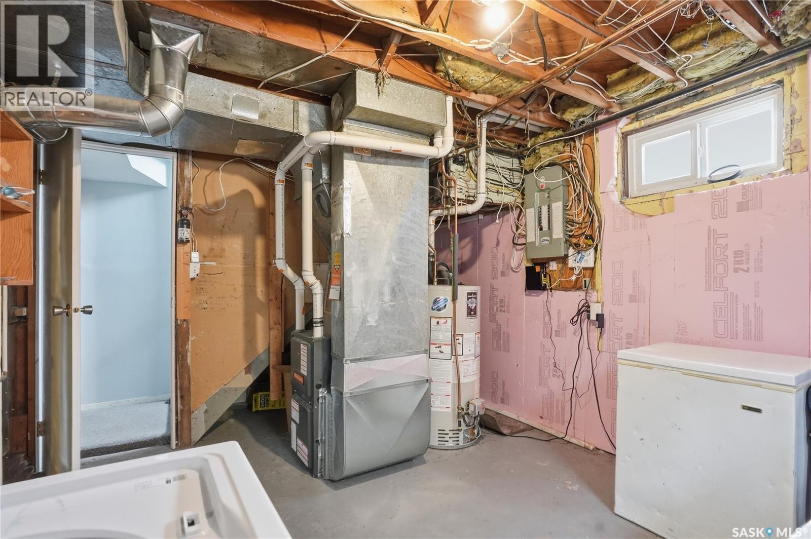 1011 1St Street E, Saskatoon, SK - Indoor Photo Showing Basement