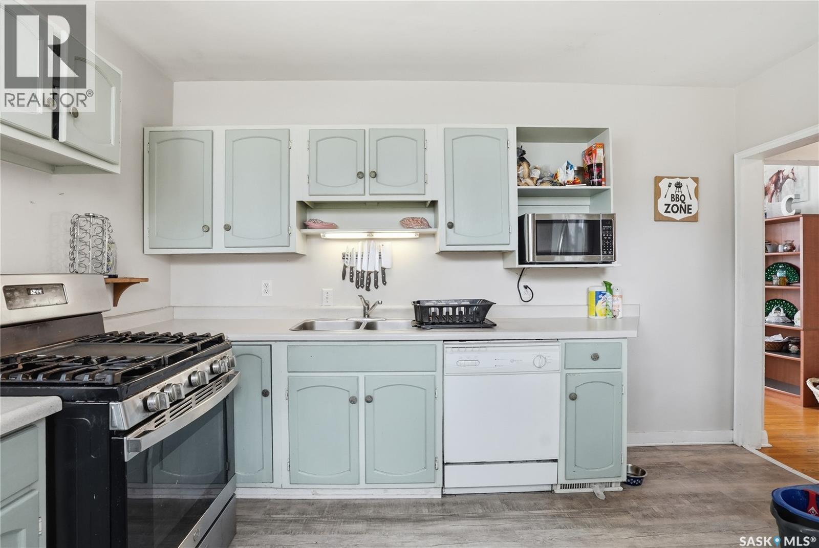 1011 1St Street E, Saskatoon, SK - Indoor