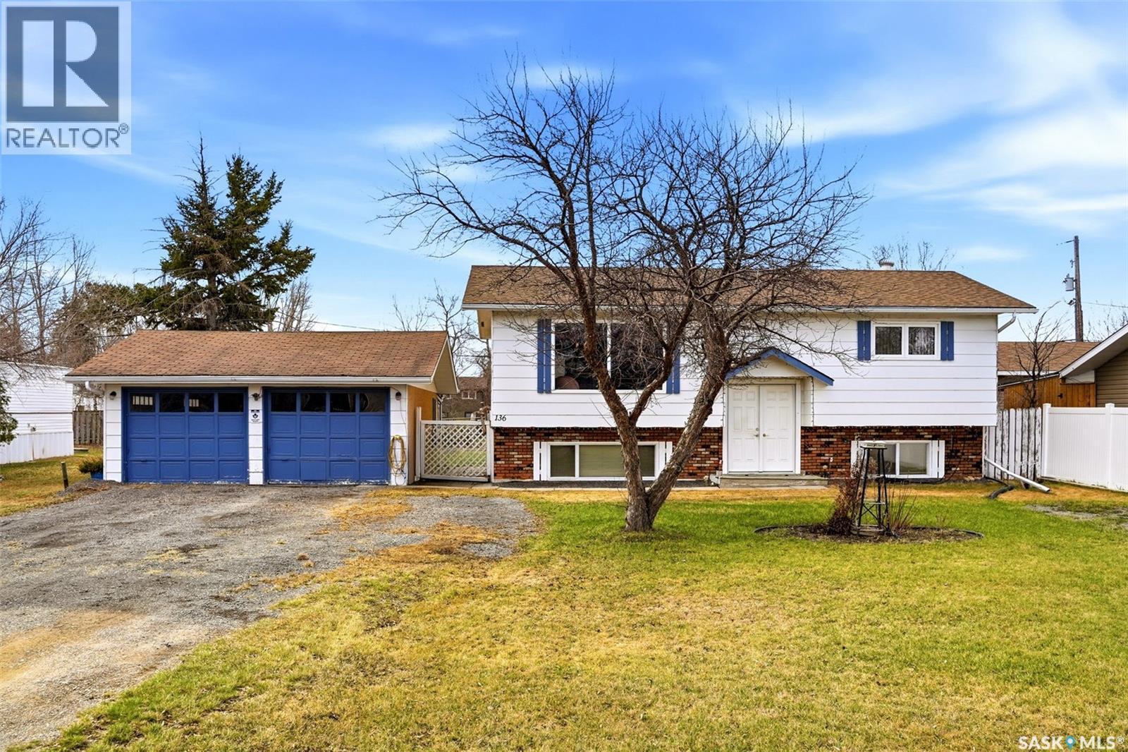 136 Lillis Avenue, Mclean, SK - Outdoor