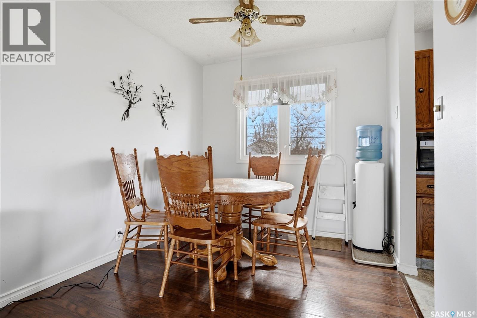 136 Lillis Avenue, Mclean, SK - Indoor Photo Showing Dining Room