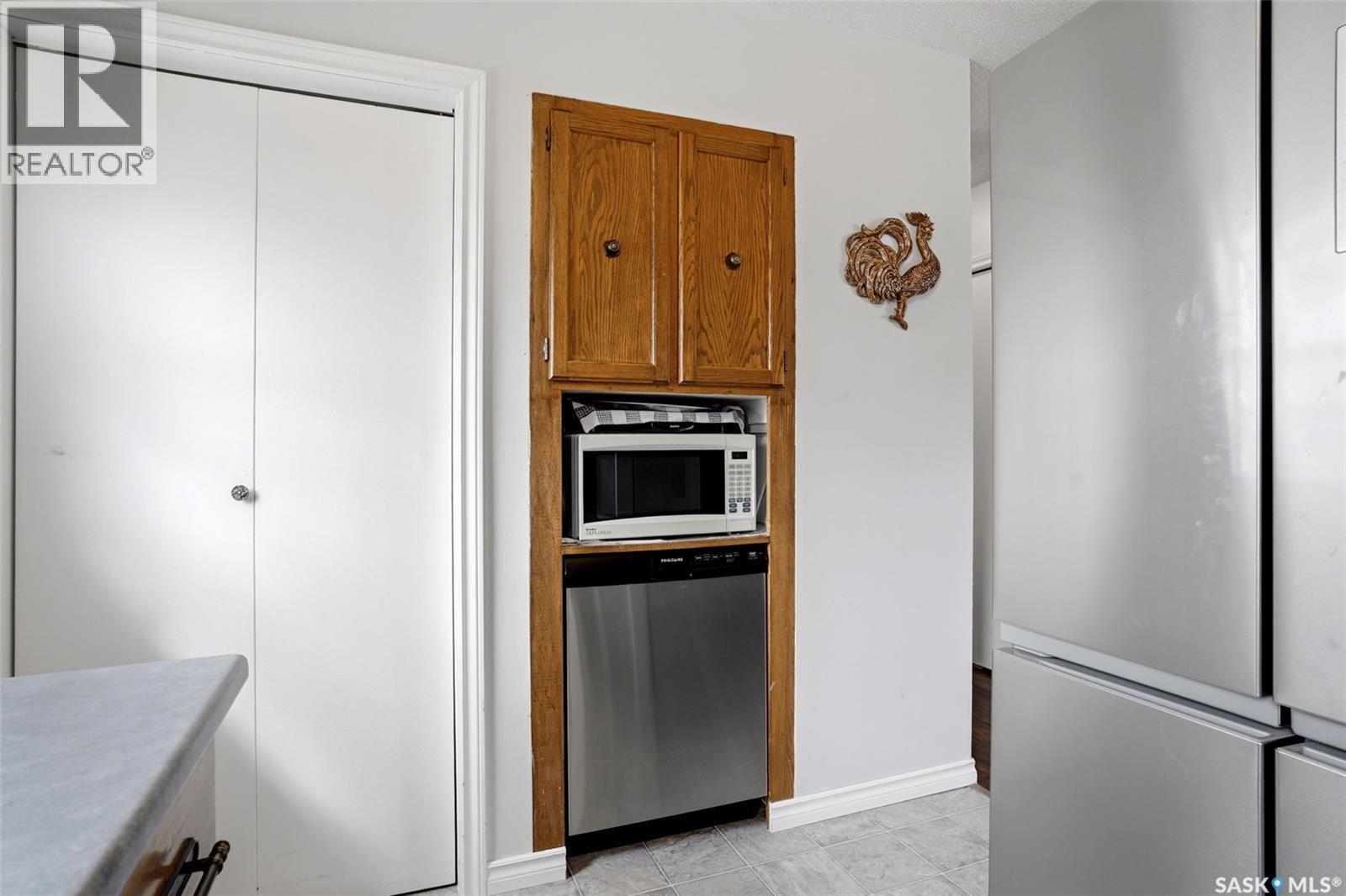 136 Lillis Avenue, Mclean, SK - Indoor Photo Showing Kitchen