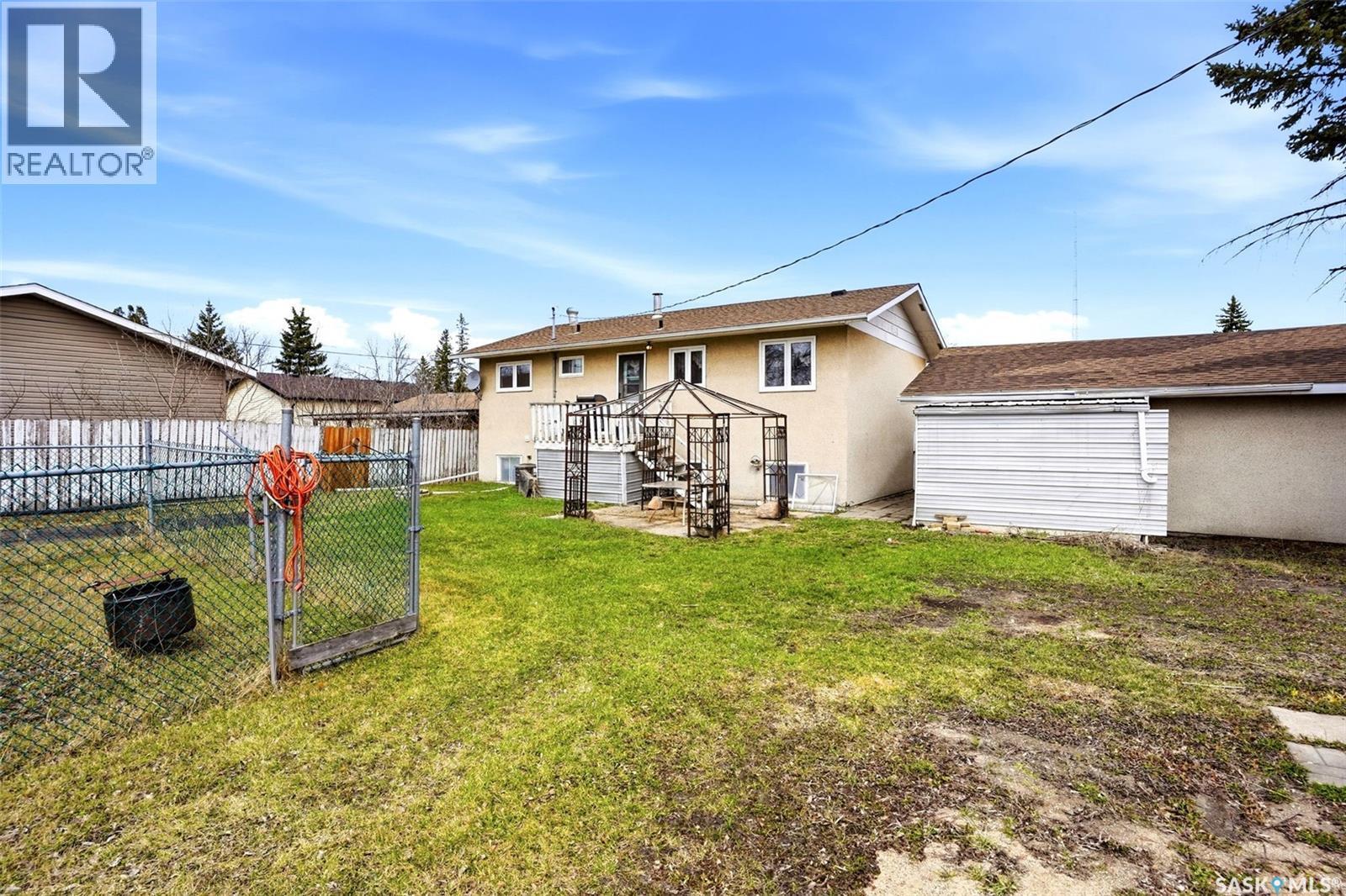 136 Lillis Avenue, Mclean, SK - Outdoor