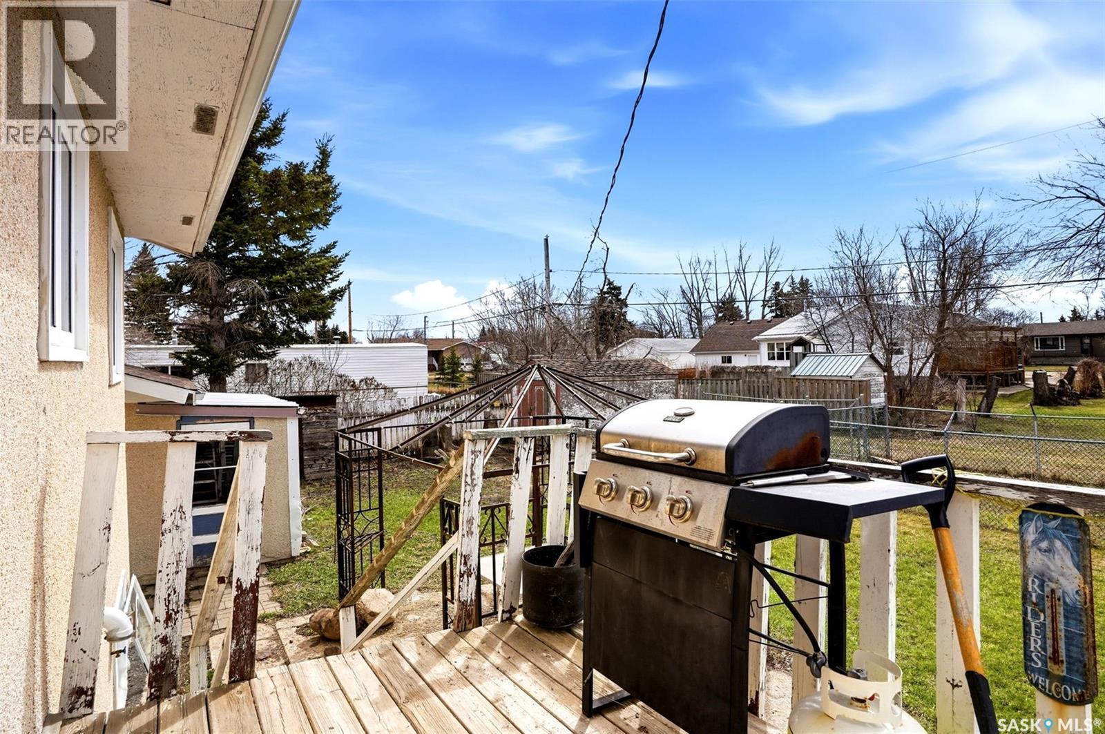 136 Lillis Avenue, Mclean, SK - Outdoor With Deck Patio Veranda