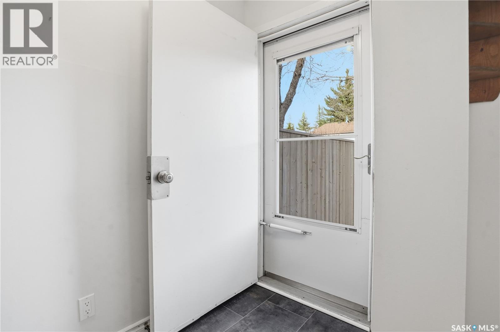 15 Killarney Way, Regina, SK - Indoor Photo Showing Other Room