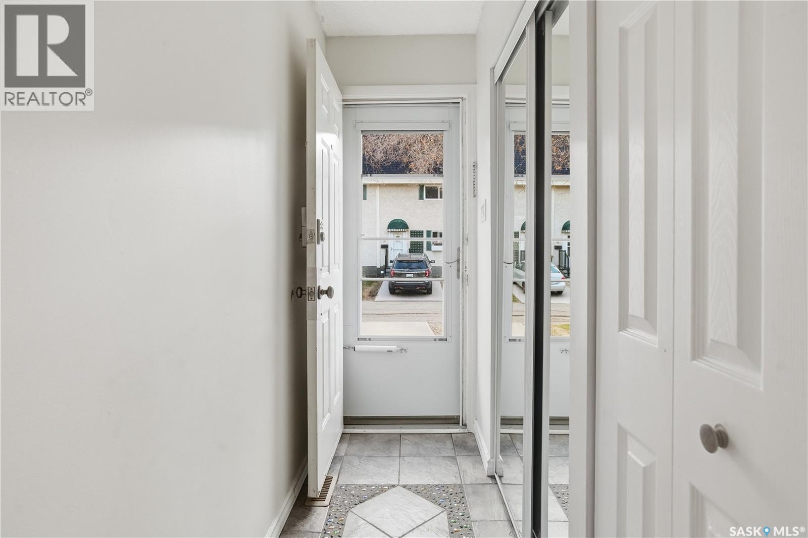 15 Killarney Way, Regina, SK - Indoor Photo Showing Other Room