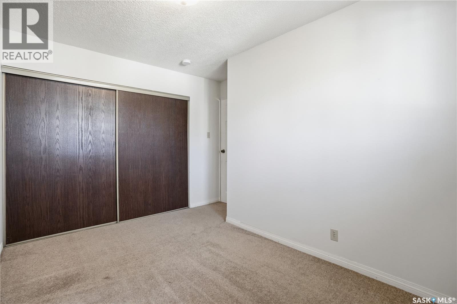 15 Killarney Way, Regina, SK - Indoor Photo Showing Other Room