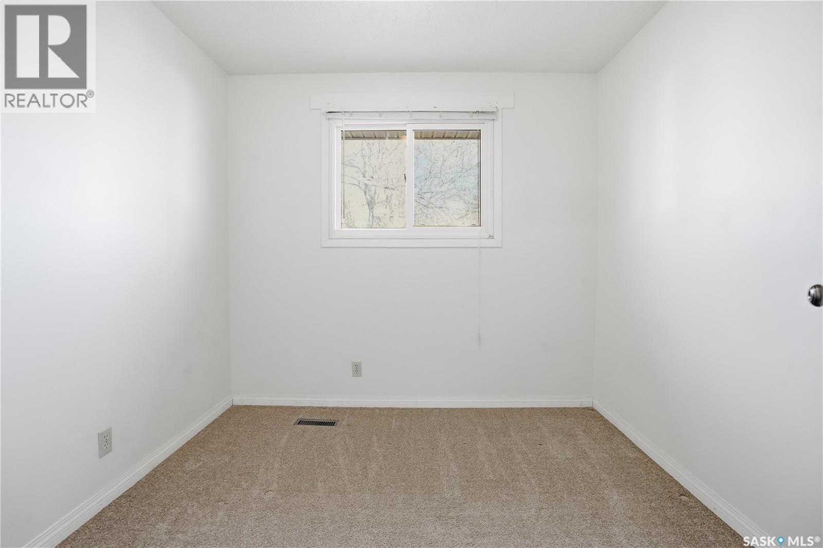 15 Killarney Way, Regina, SK - Indoor Photo Showing Other Room