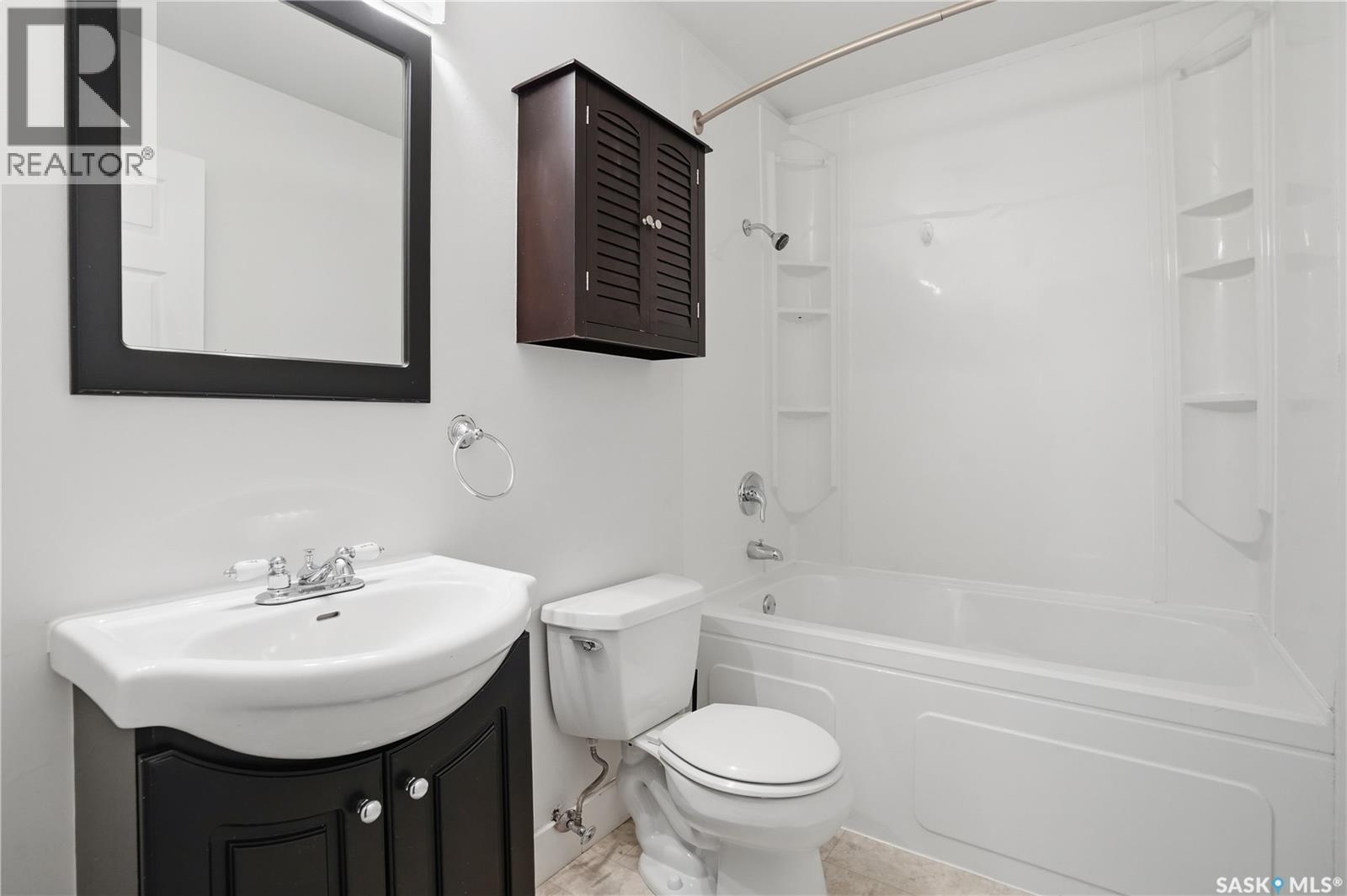 15 Killarney Way, Regina, SK - Indoor Photo Showing Bathroom