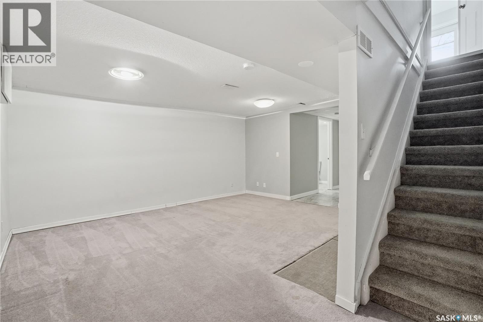 15 Killarney Way, Regina, SK - Indoor Photo Showing Other Room