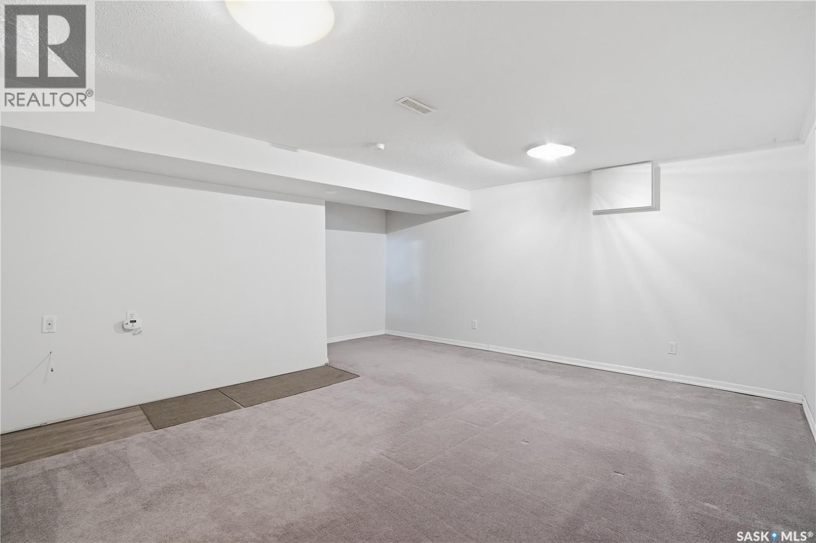 15 Killarney Way, Regina, SK - Indoor Photo Showing Other Room