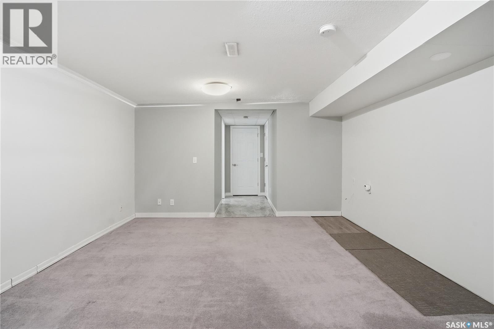 15 Killarney Way, Regina, SK - Indoor Photo Showing Other Room