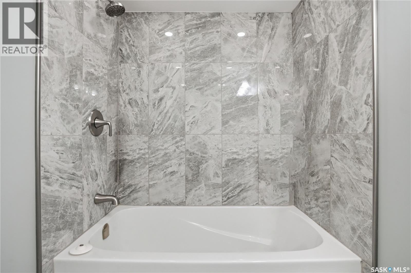 15 Killarney Way, Regina, SK - Indoor Photo Showing Bathroom