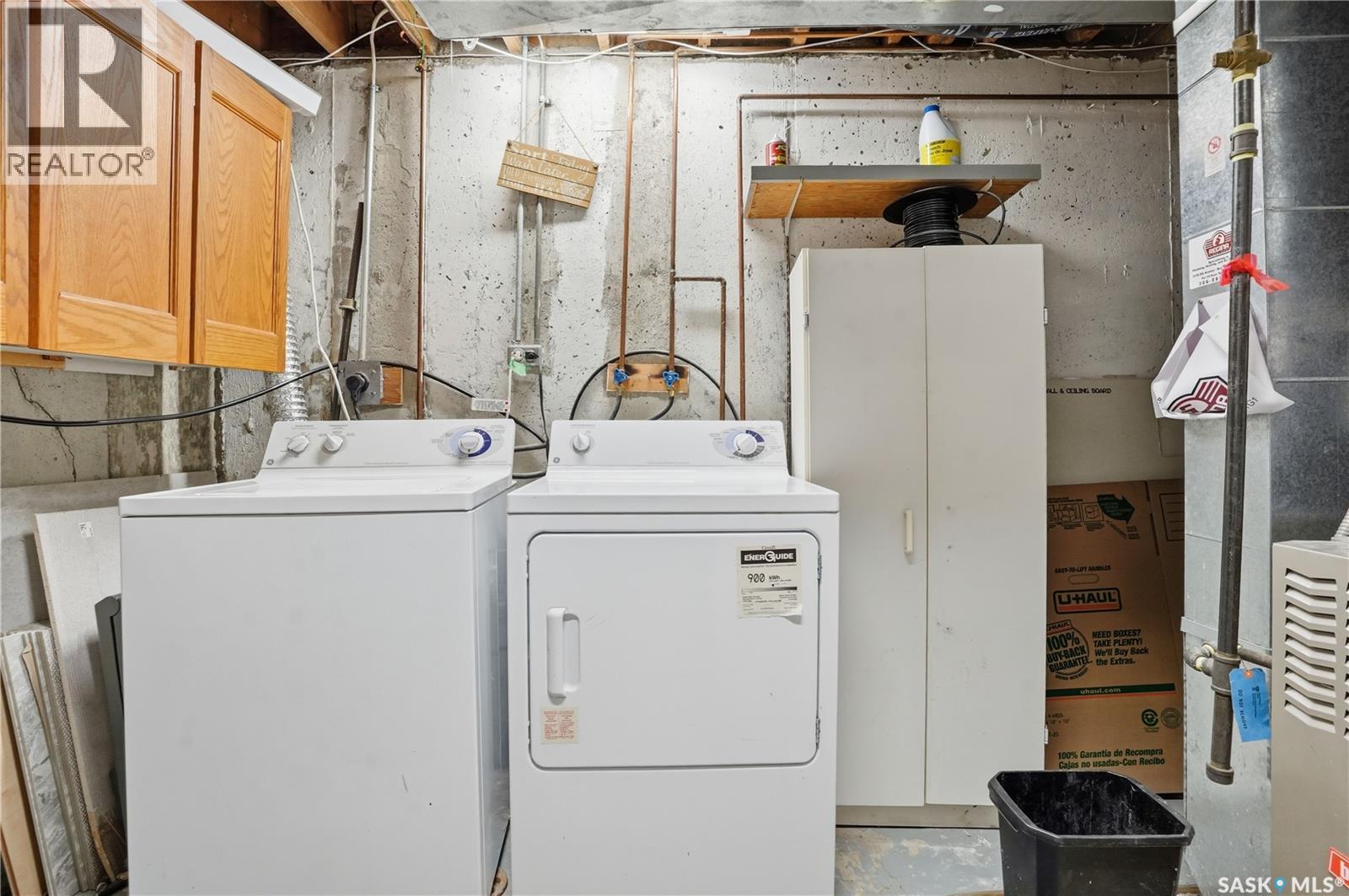 15 Killarney Way, Regina, SK - Indoor Photo Showing Laundry Room