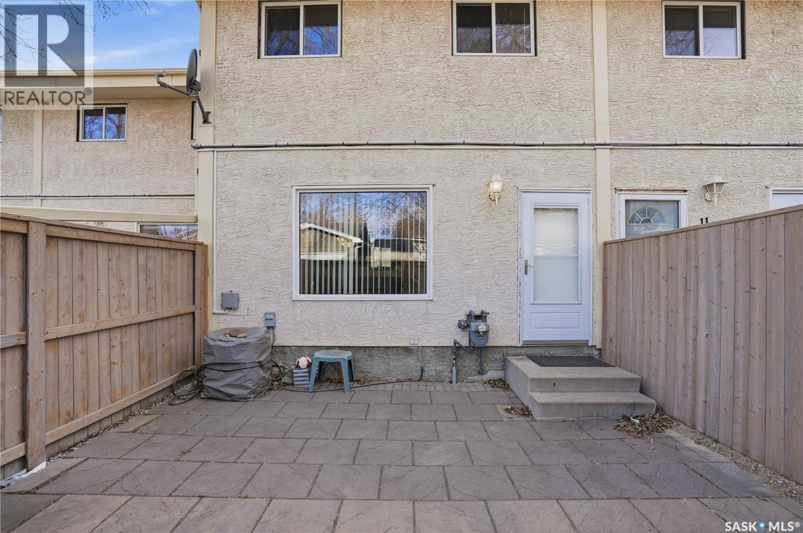15 Killarney Way, Regina, SK - Outdoor With Exterior