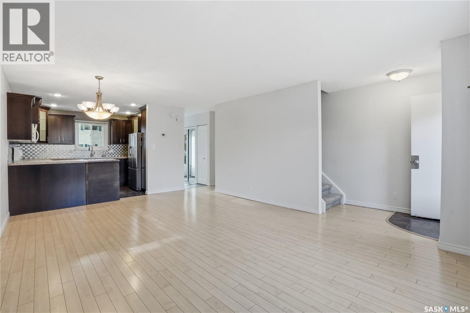 15 Killarney Way, Regina, SK - Indoor Photo Showing Kitchen