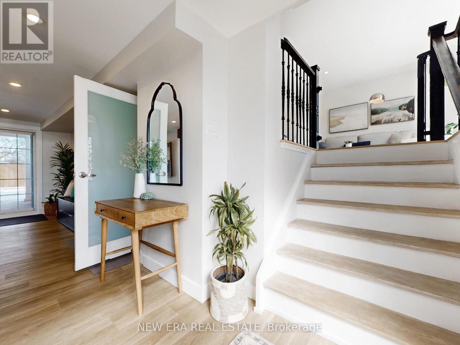 2611 Truscott Drive, Mississauga, ON - Indoor Photo Showing Other Room