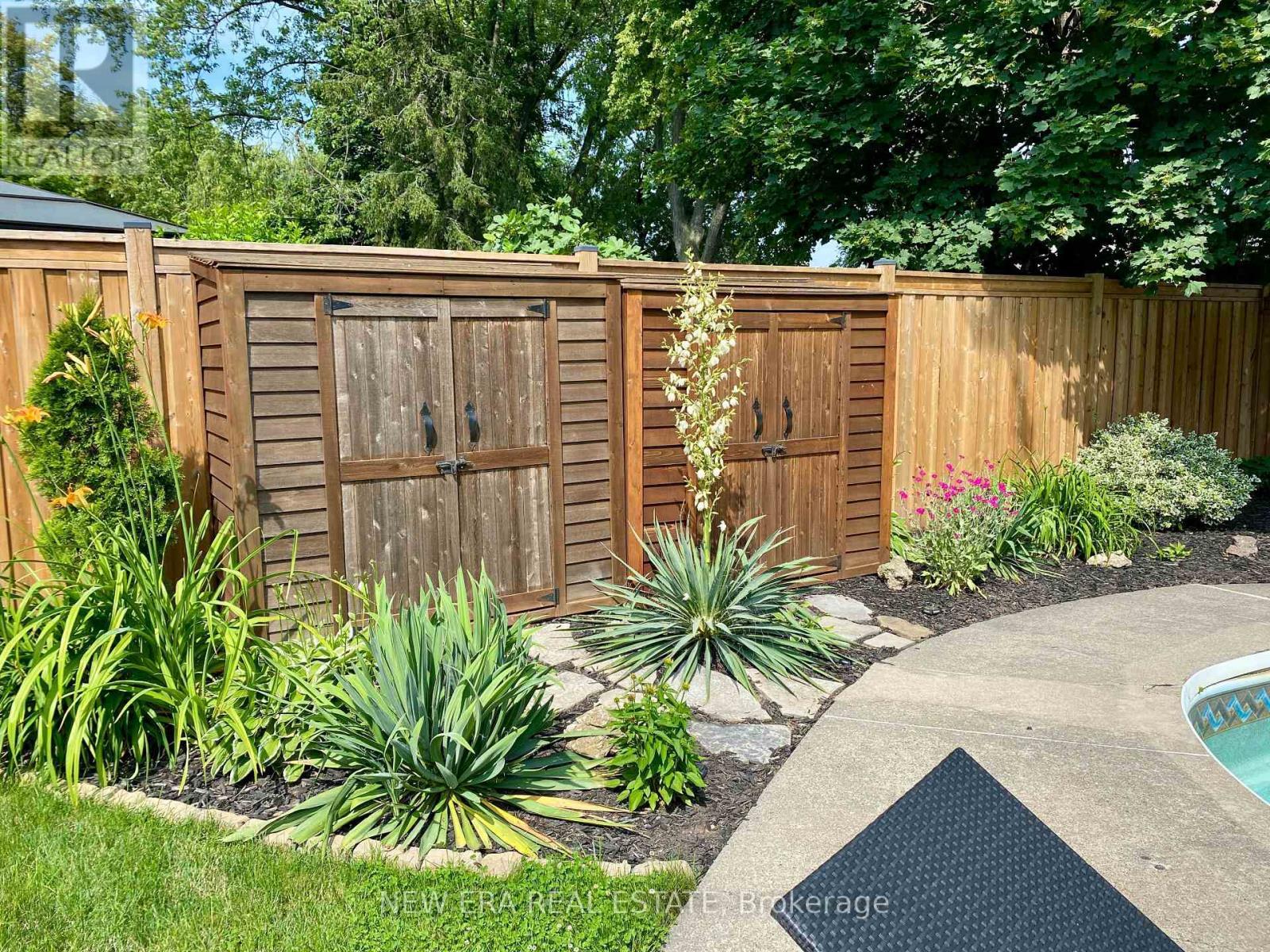 2611 Truscott Drive, Mississauga, ON - Outdoor