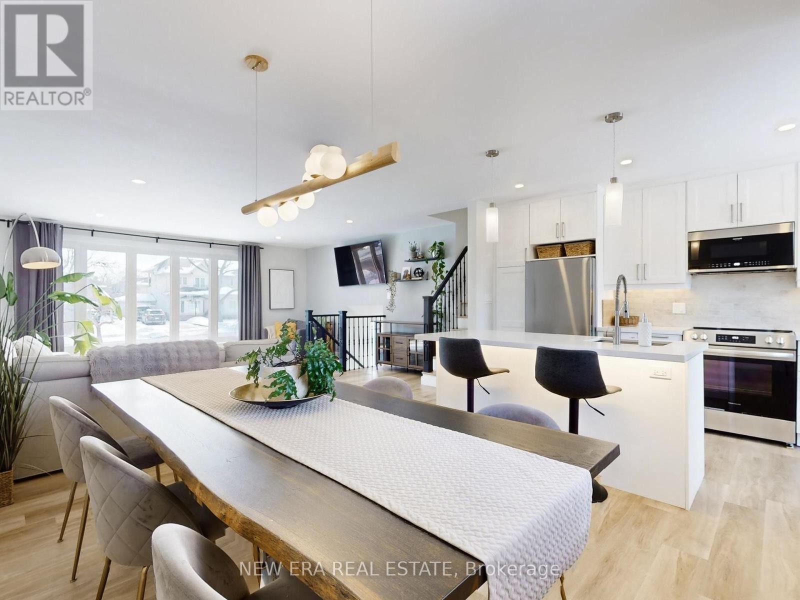 2611 Truscott Drive, Mississauga, ON - Indoor