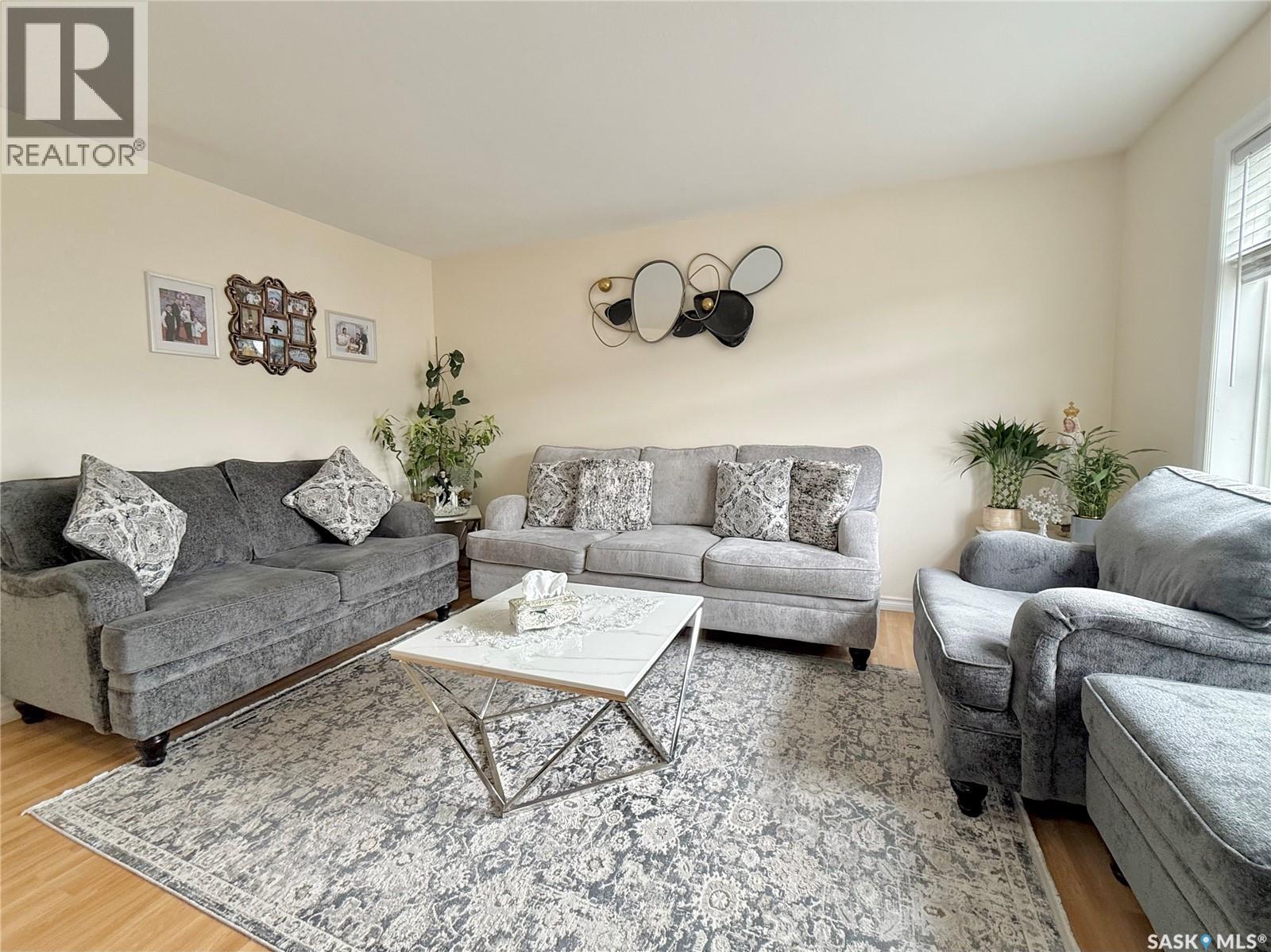 127 203 Herold Terrace, Saskatoon, SK - Indoor Photo Showing Living Room
