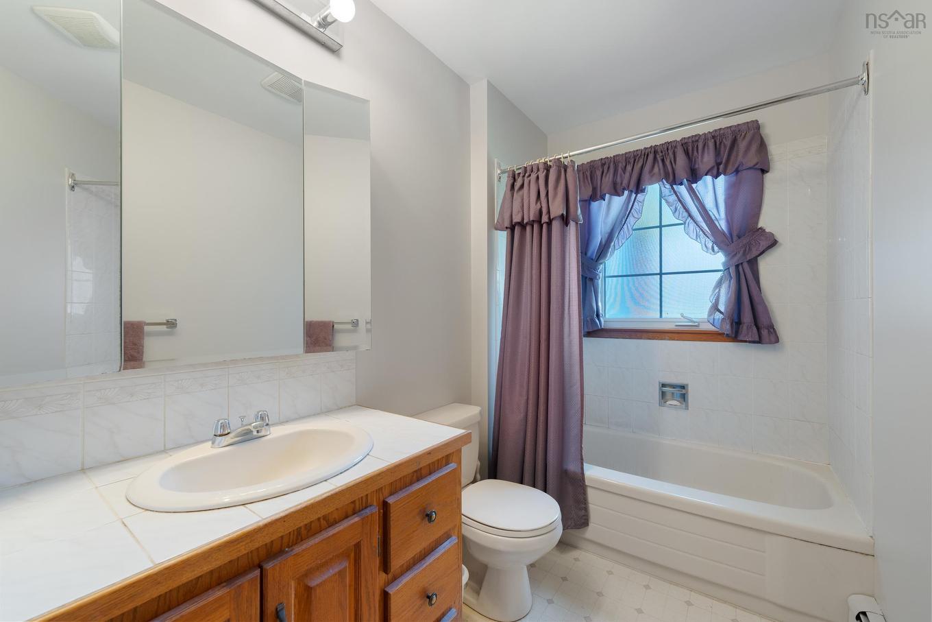 5996 Highway 1, Mavillette, NS