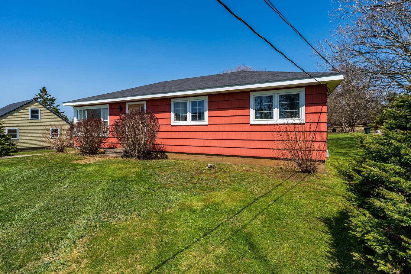 5996 Highway 1, Mavillette, NS