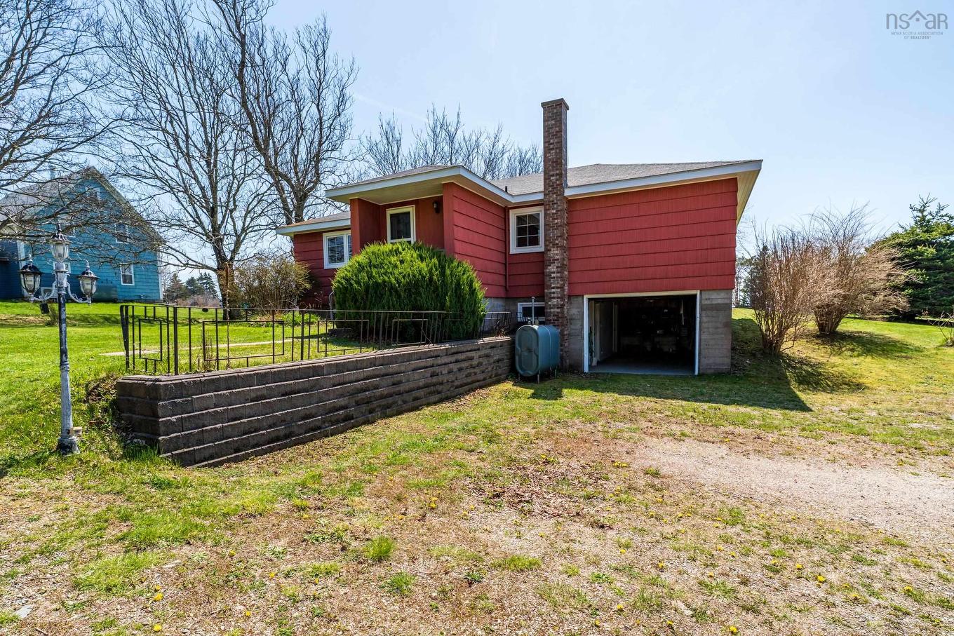 5996 Highway 1, Mavillette, NS