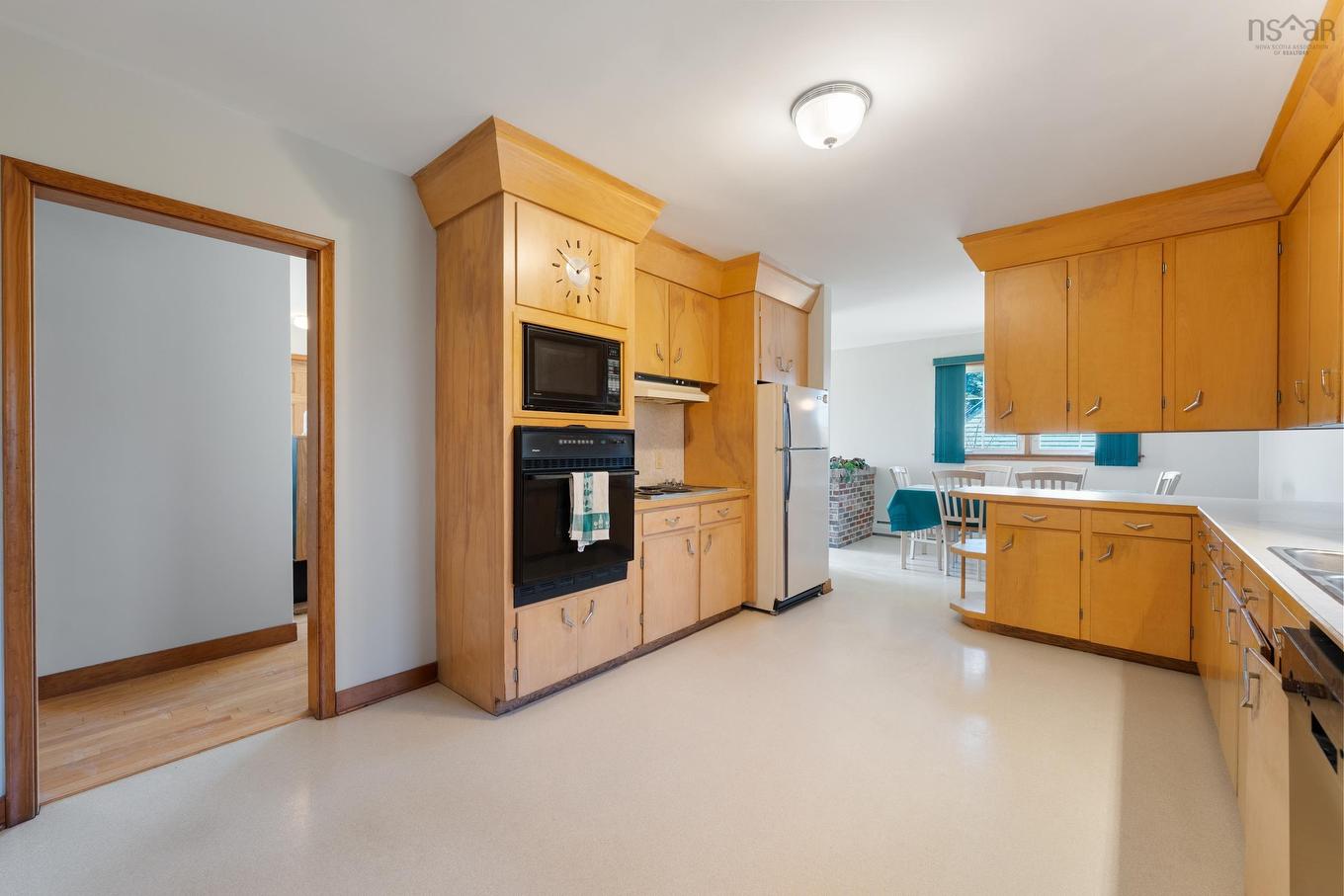5996 Highway 1, Mavillette, NS