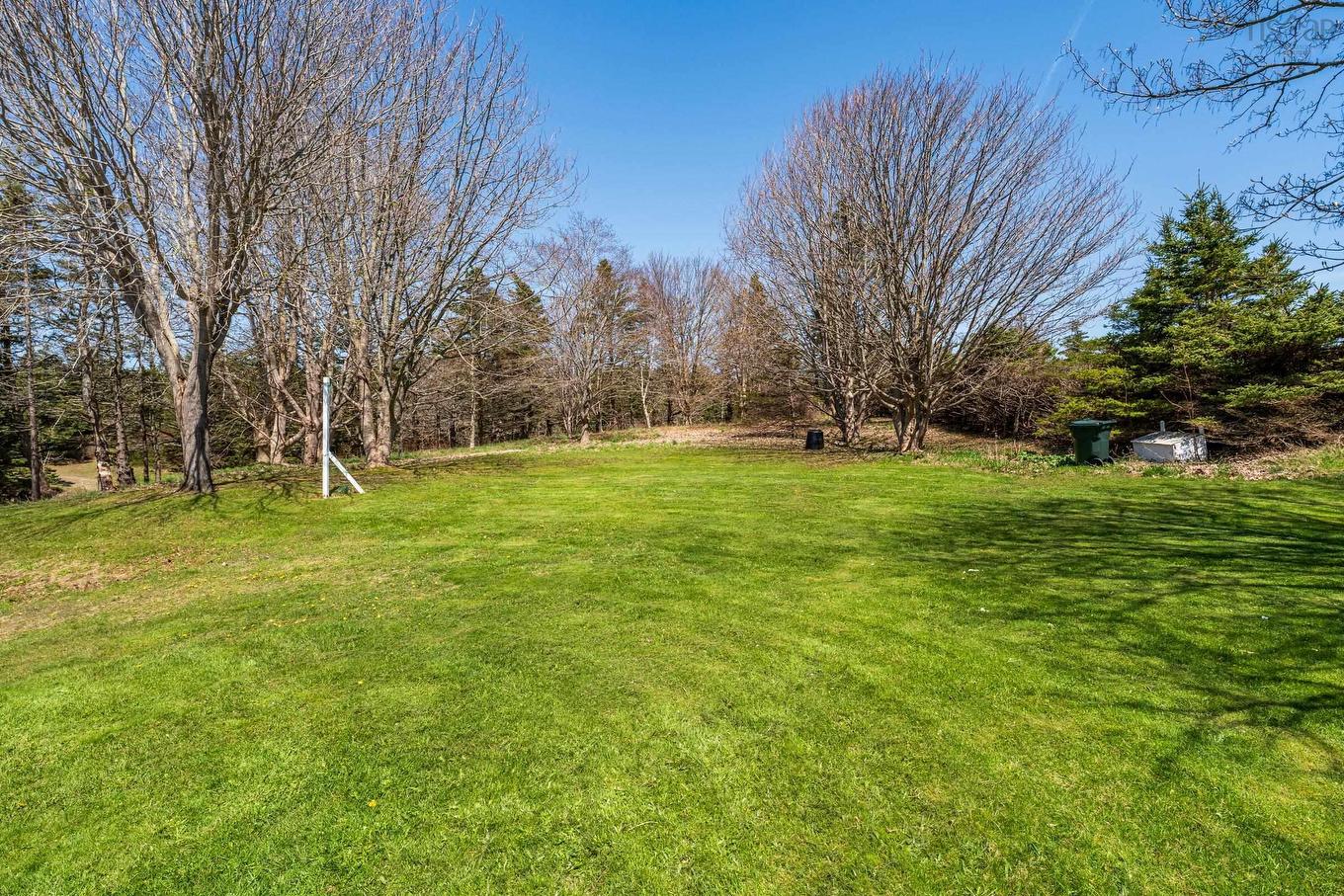 5996 Highway 1, Mavillette, NS