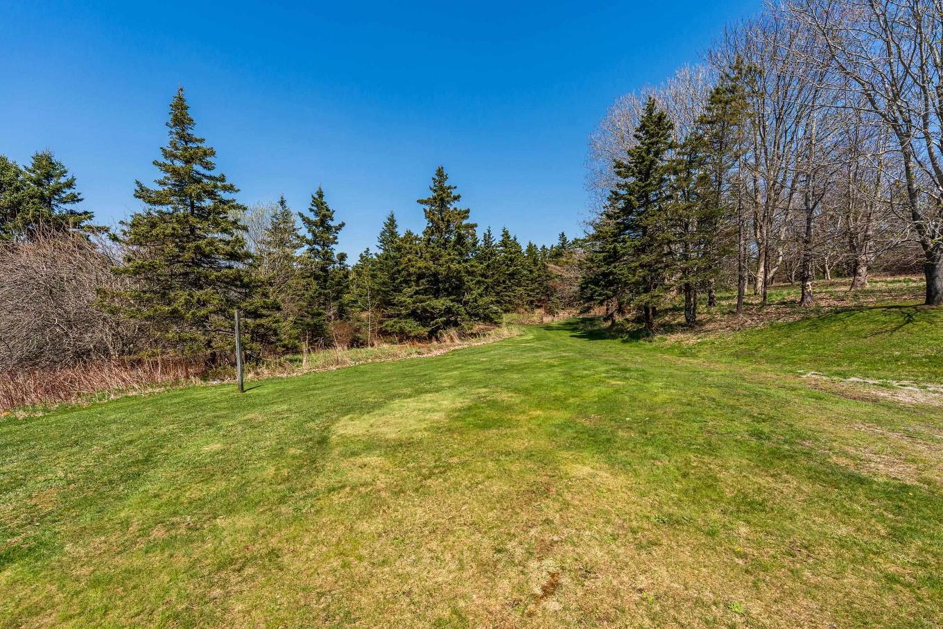 5996 Highway 1, Mavillette, NS