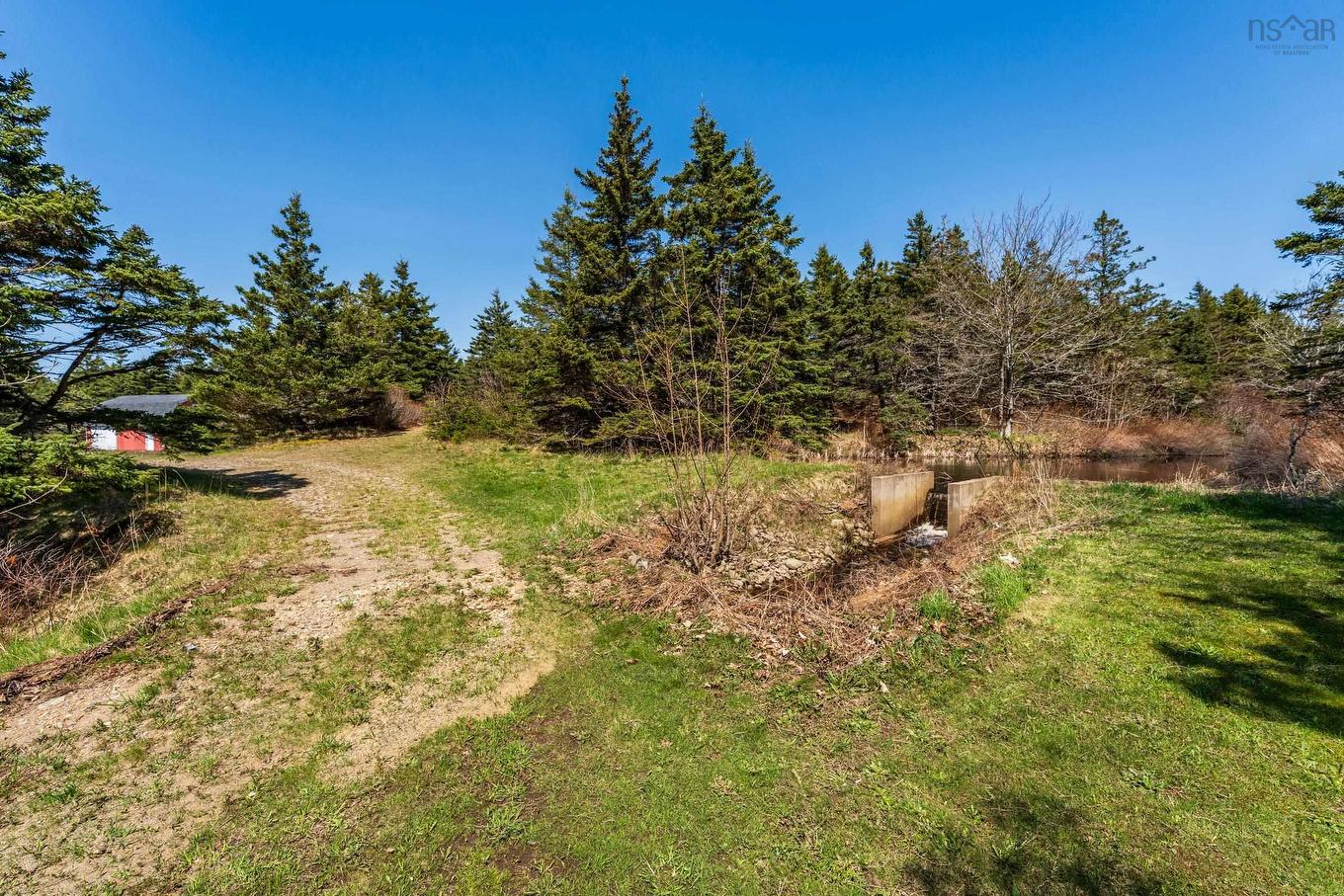 5996 Highway 1, Mavillette, NS