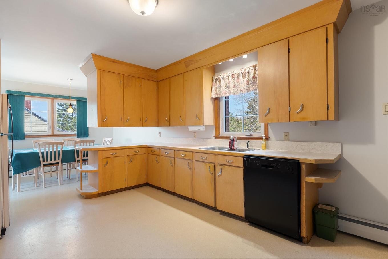 5996 Highway 1, Mavillette, NS